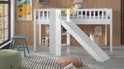 Halfhoogslaper Scott met glijbaan