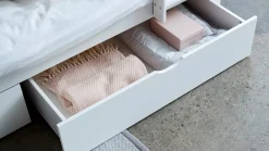 Stapelbed Demie met opbergladen